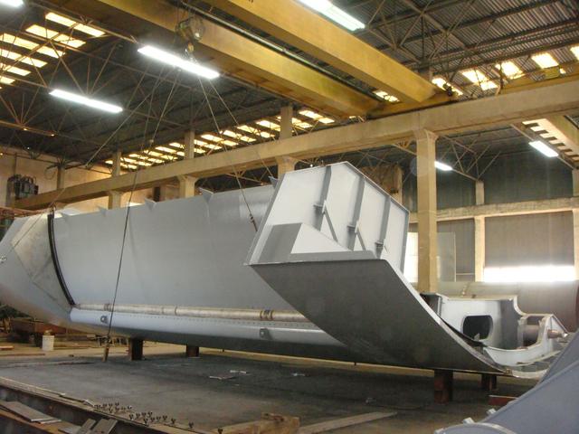 Welded steel gate structure, downstream side